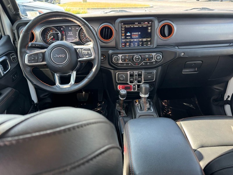 Jeep Gladiator Vehicle Image 11