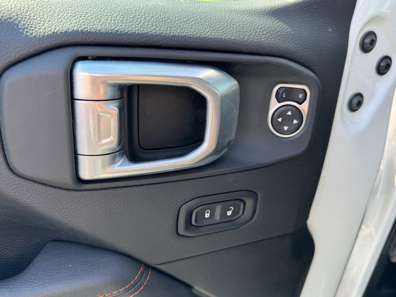 Jeep Gladiator Vehicle Image 15