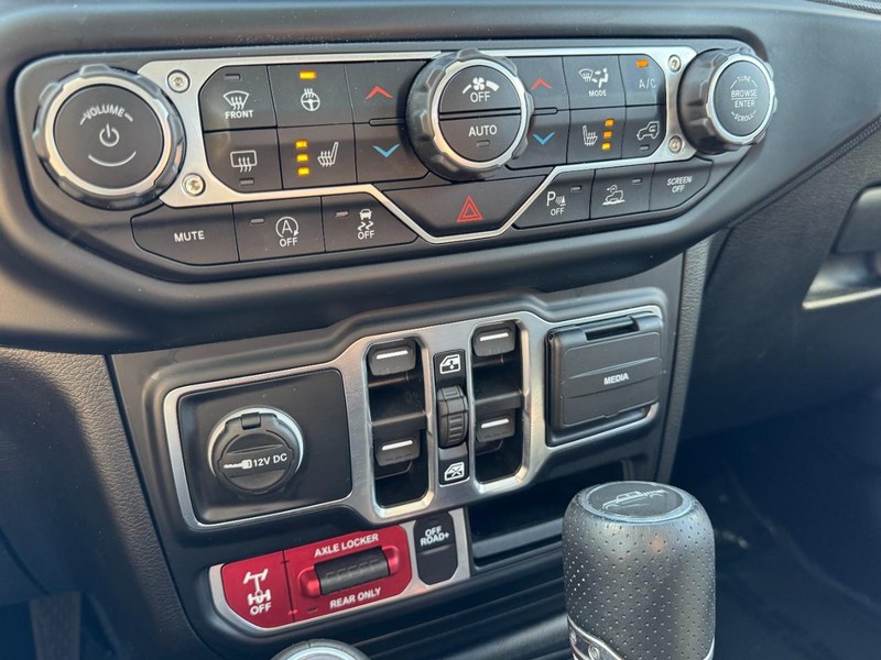 Jeep Gladiator Vehicle Image 18