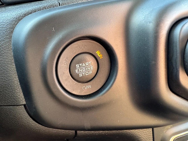 Jeep Gladiator Vehicle Image 23