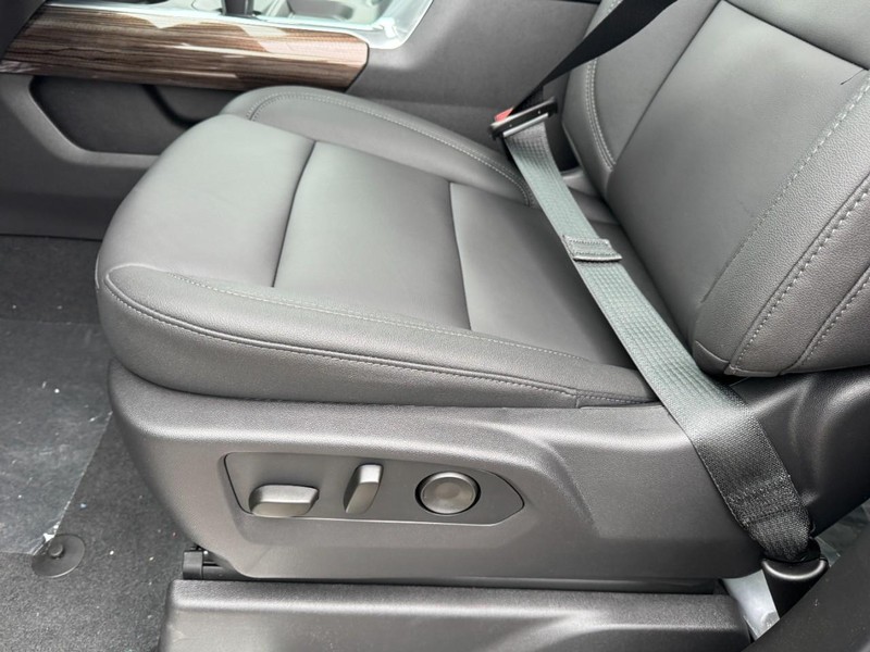 Chevrolet Silverado 1500 Vehicle Image 11