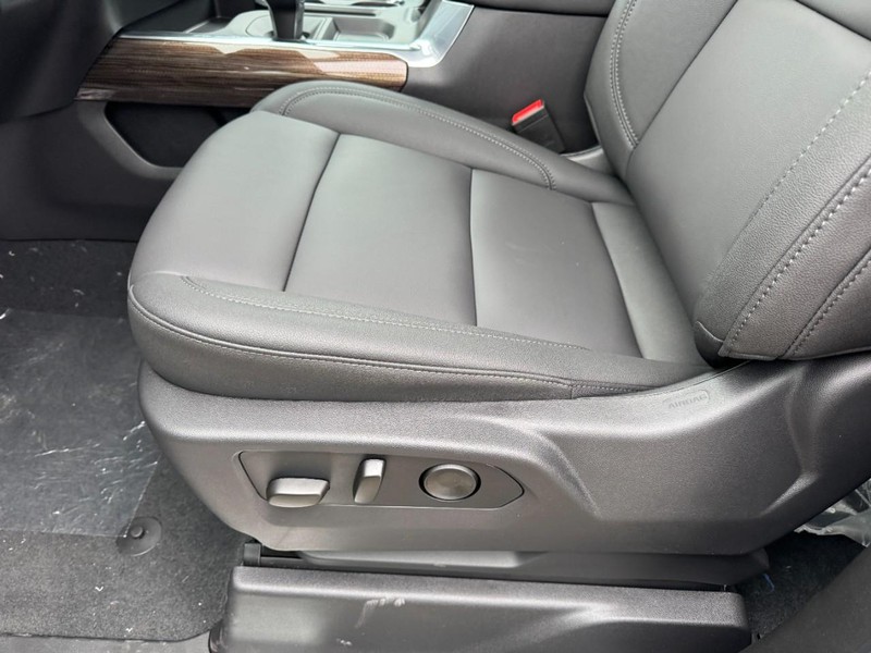Chevrolet Silverado 1500 Vehicle Image 11