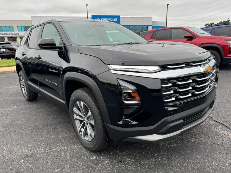 Chevrolet Equinox Vehicle Image 02