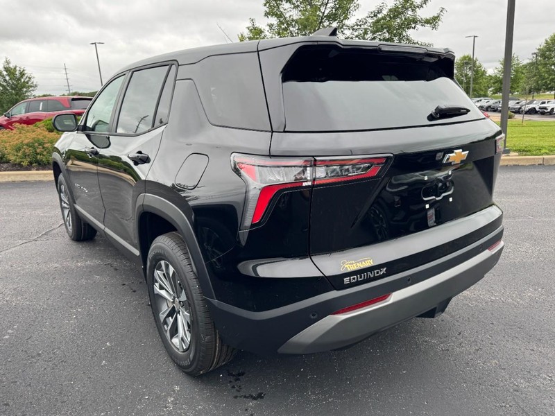 Chevrolet Equinox Vehicle Image 05
