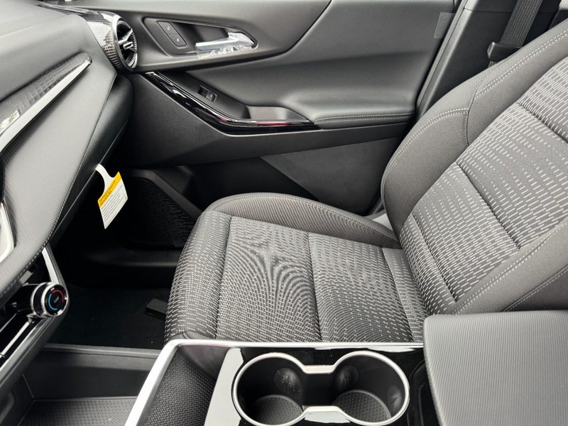 Chevrolet Equinox Vehicle Image 08