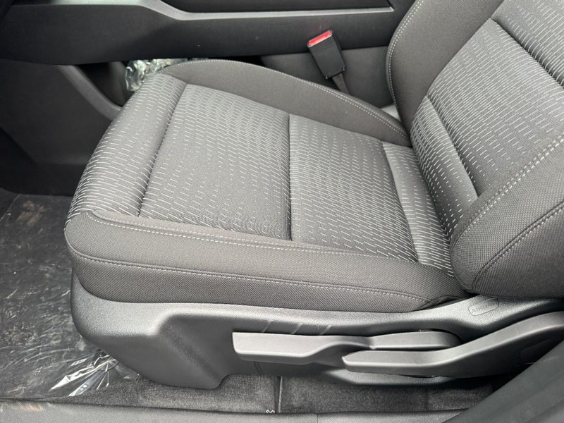 Chevrolet Equinox Vehicle Image 09