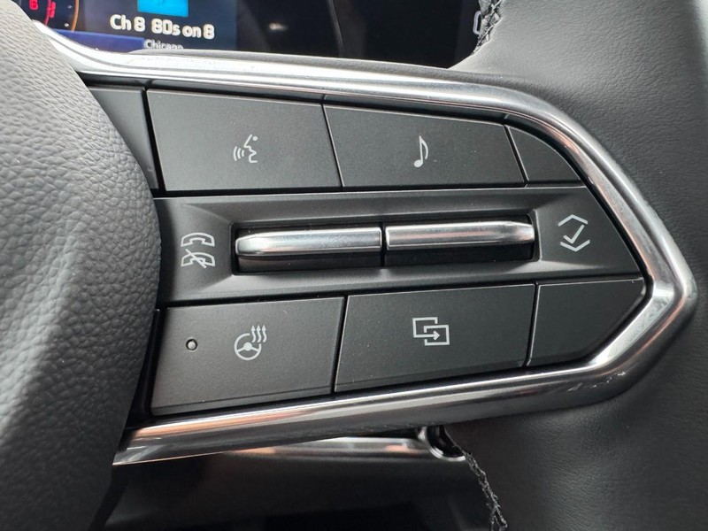 Chevrolet Equinox Vehicle Image 12