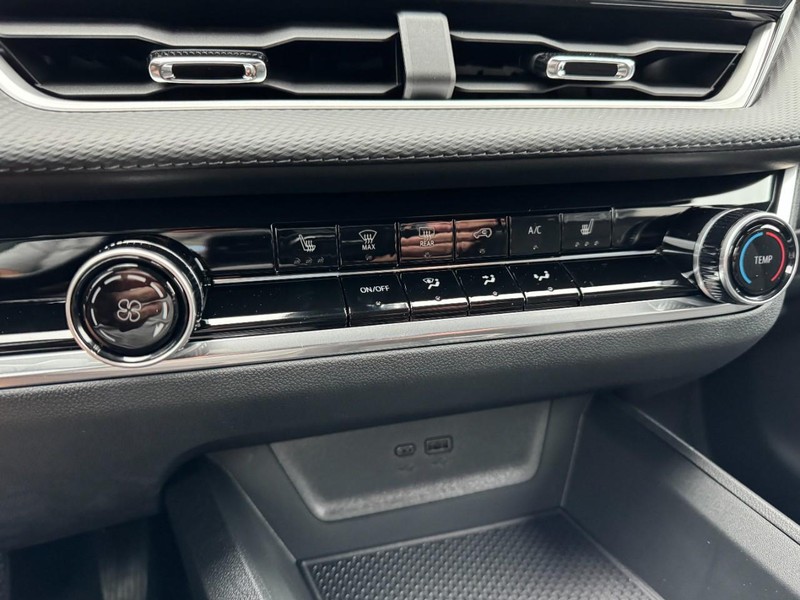 Chevrolet Equinox Vehicle Image 13