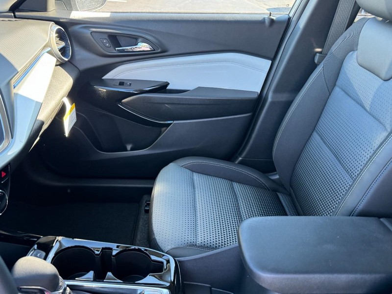 Chevrolet Trax Vehicle Image 08