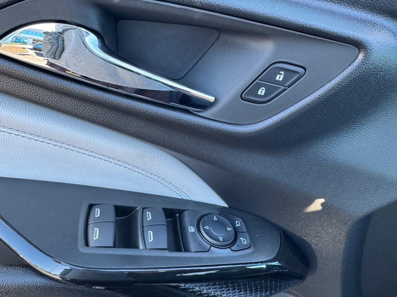 Chevrolet Trax Vehicle Image 10