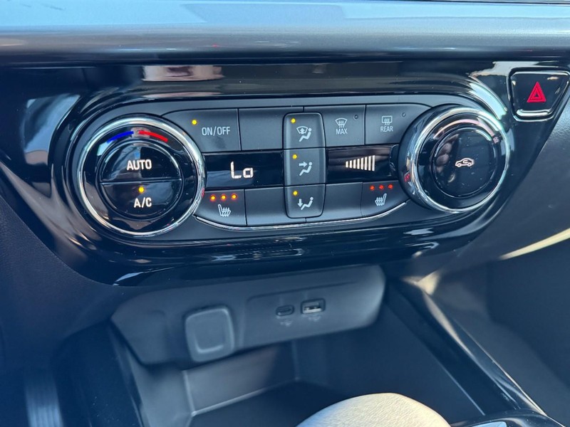 Chevrolet Trax Vehicle Image 13