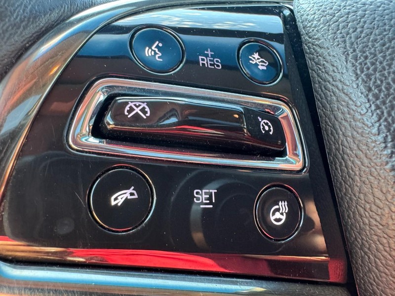 Cadillac ATS Sedan Vehicle Full-screen Gallery Image 17
