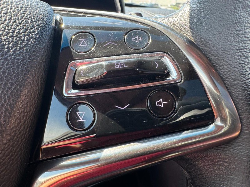 Cadillac ATS Sedan Vehicle Full-screen Gallery Image 18
