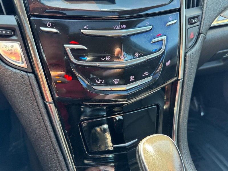 Cadillac ATS Sedan Vehicle Full-screen Gallery Image 19