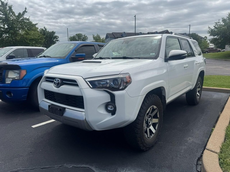 Toyota 4Runner Vehicle Image 02