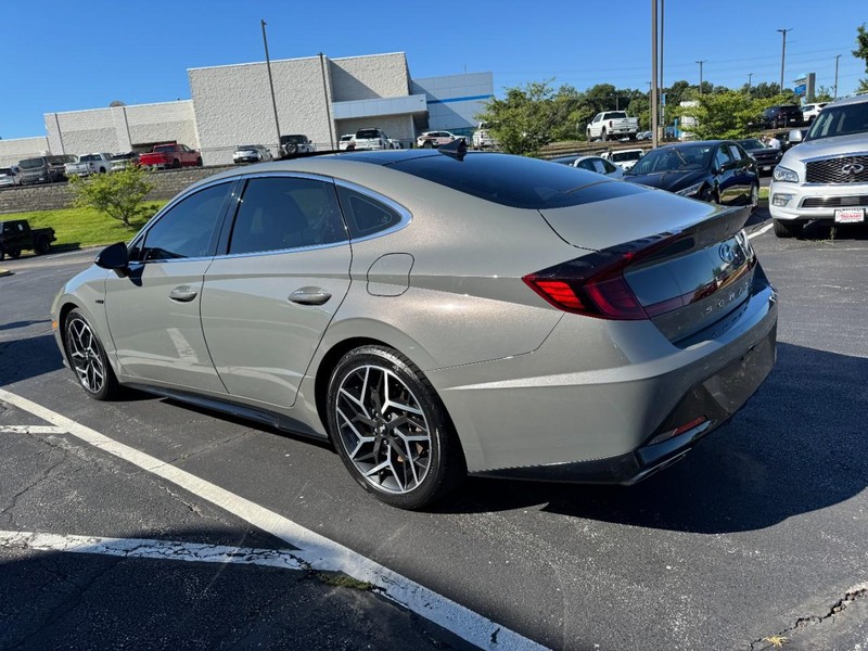 Hyundai Sonata Vehicle Image 05