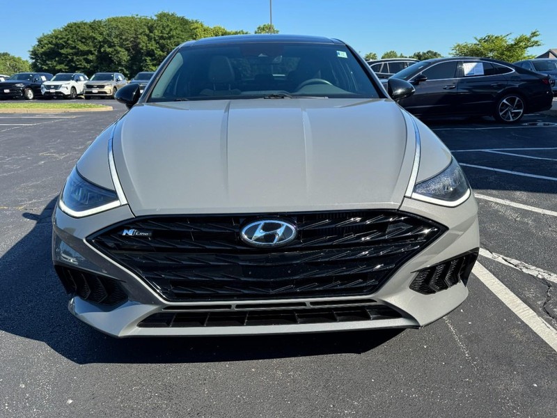 Hyundai Sonata Vehicle Image 08