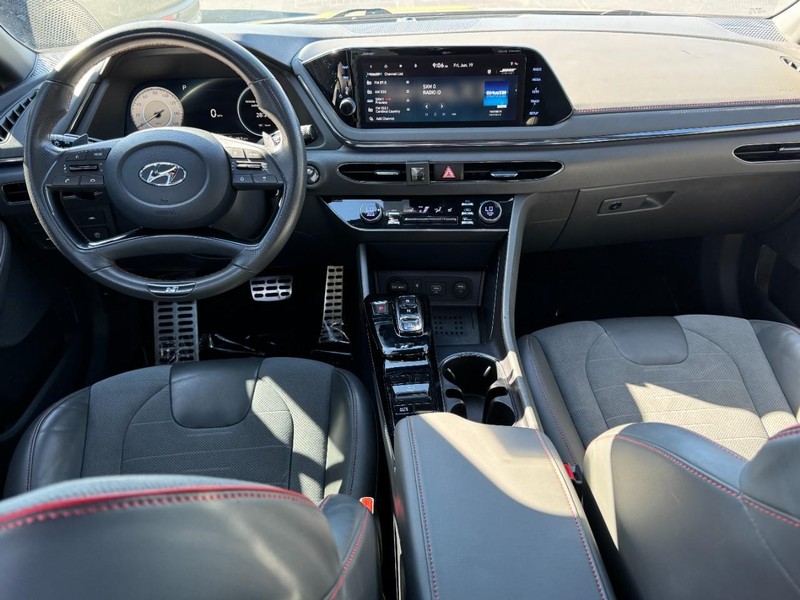 Hyundai Sonata Vehicle Image 11