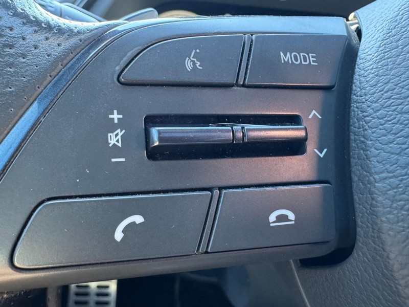 Hyundai Sonata Vehicle Image 16