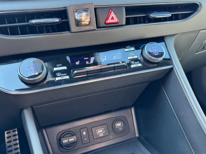 Hyundai Sonata Vehicle Image 18