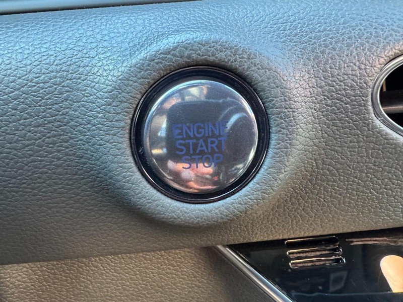 Hyundai Sonata Vehicle Image 22