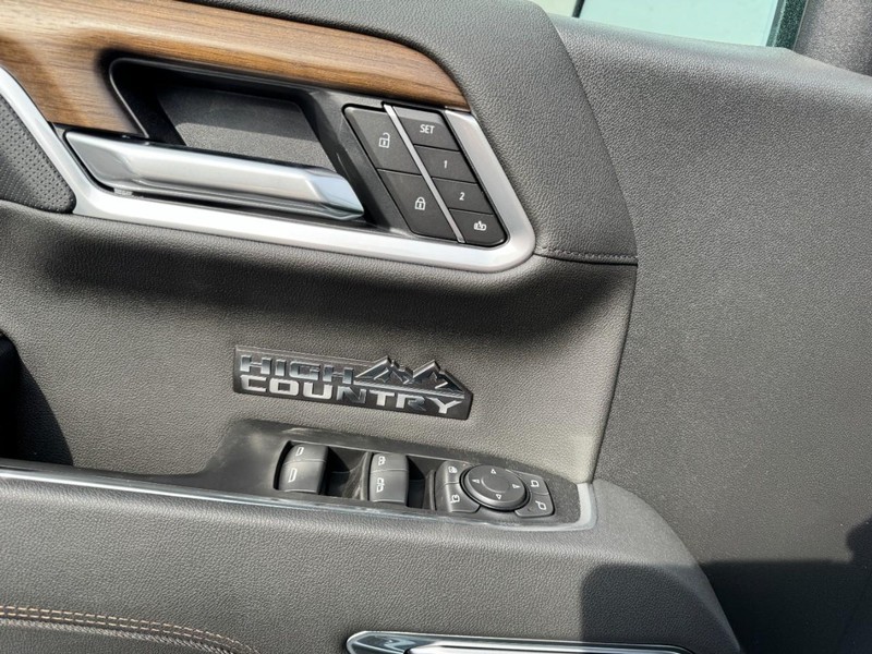 Chevrolet Silverado 1500 Vehicle Image 13