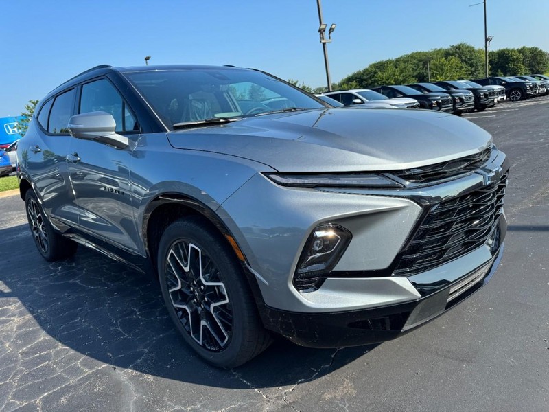 Chevrolet Blazer Vehicle Image 02