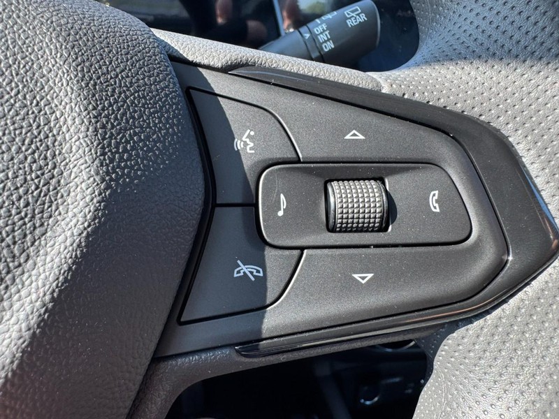 Chevrolet TrailBlazer Vehicle Image 10