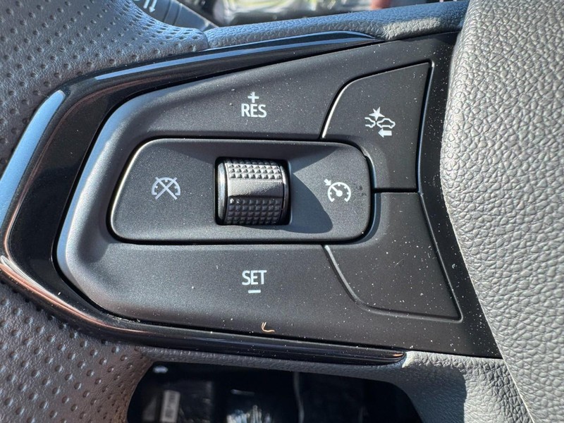 Chevrolet TrailBlazer Vehicle Image 12
