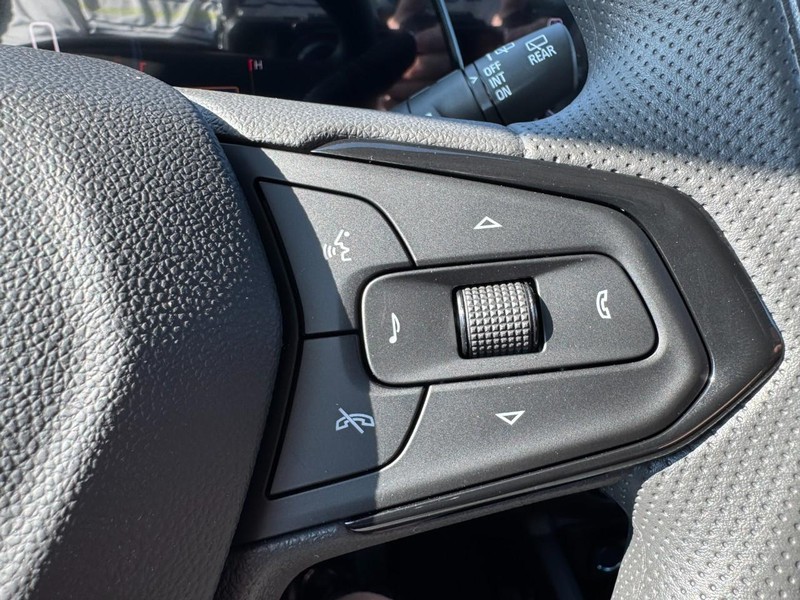 Chevrolet TrailBlazer Vehicle Image 13