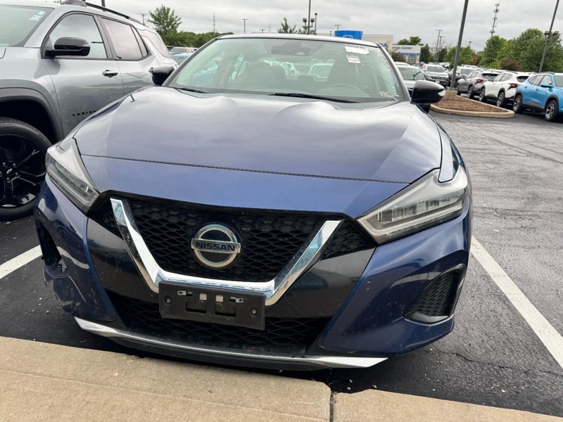 Nissan Maxima Vehicle Image 02