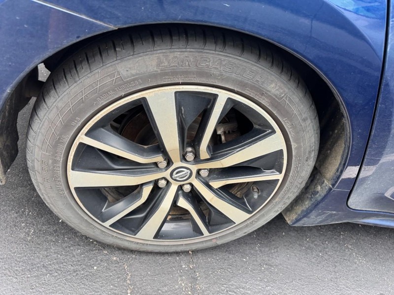 Nissan Maxima Vehicle Image 05