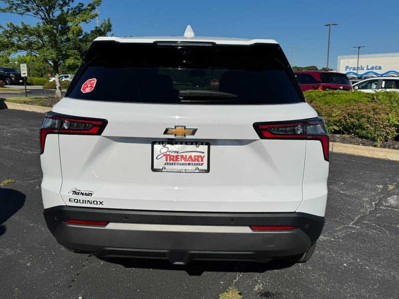 Chevrolet Equinox Vehicle Image 04