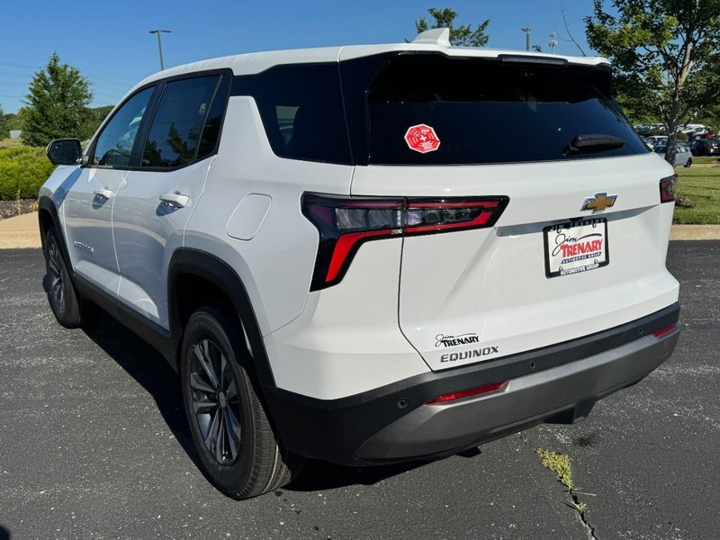 Chevrolet Equinox Vehicle Image 05