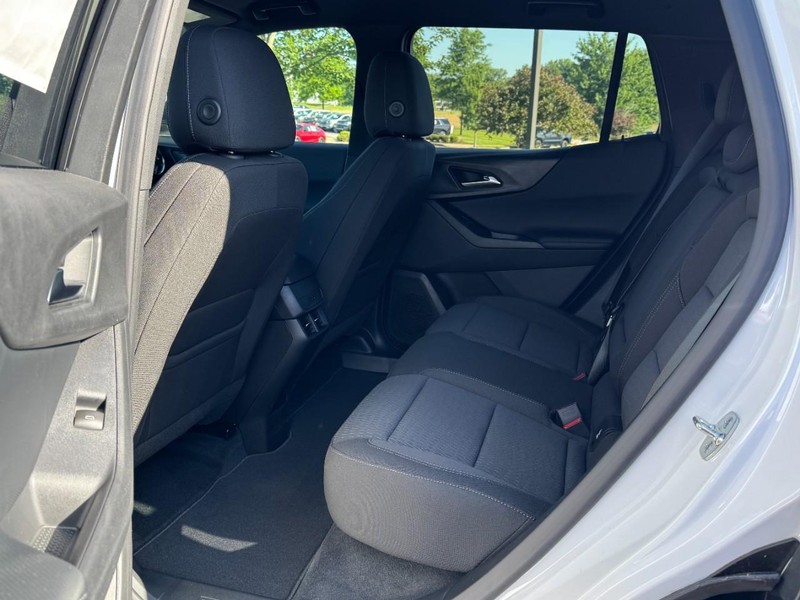 Chevrolet Equinox Vehicle Image 06