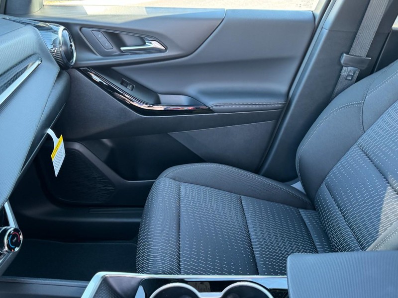 Chevrolet Equinox Vehicle Image 08