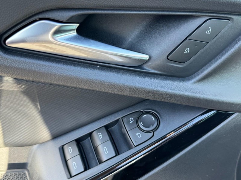 Chevrolet Equinox Vehicle Image 10