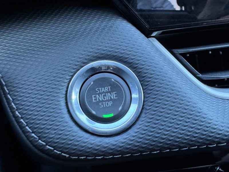 Chevrolet Equinox Vehicle Image 15