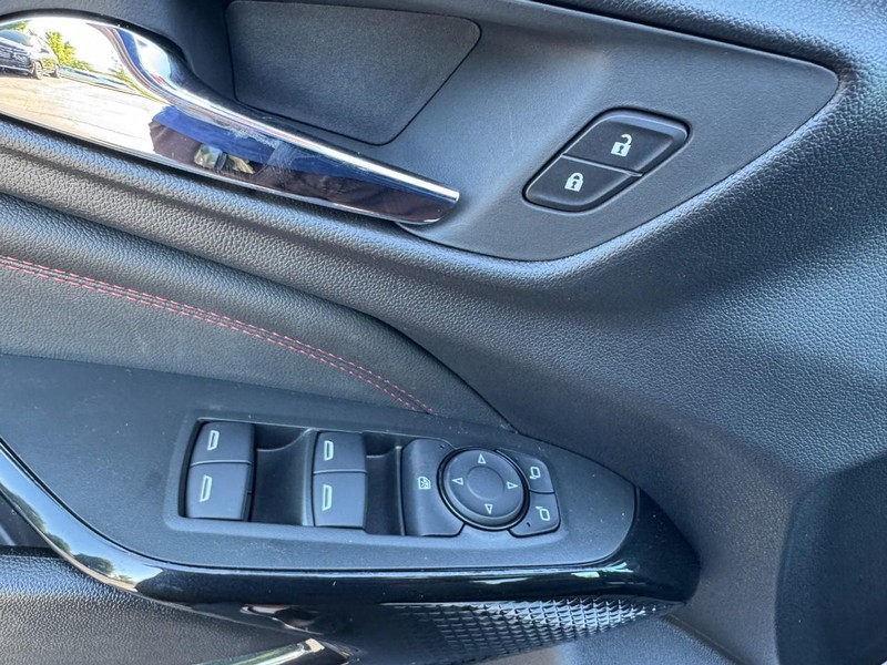Chevrolet Trax Vehicle Image 11