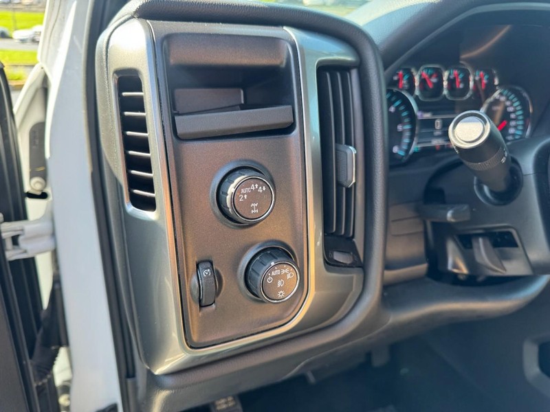 Chevrolet Silverado 1500 Vehicle Image 14
