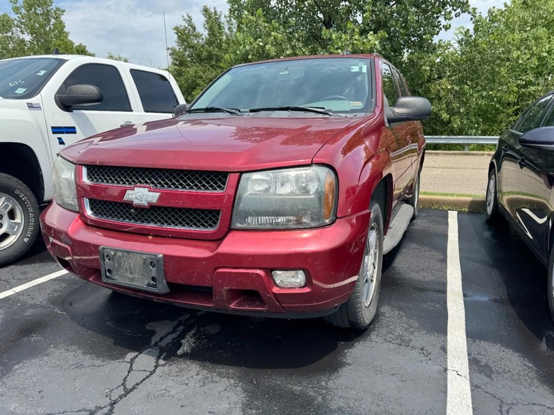 Chevrolet TrailBlazer Vehicle Image 02