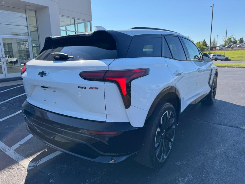 Chevrolet Blazer EV Vehicle Full-screen Gallery Image 03