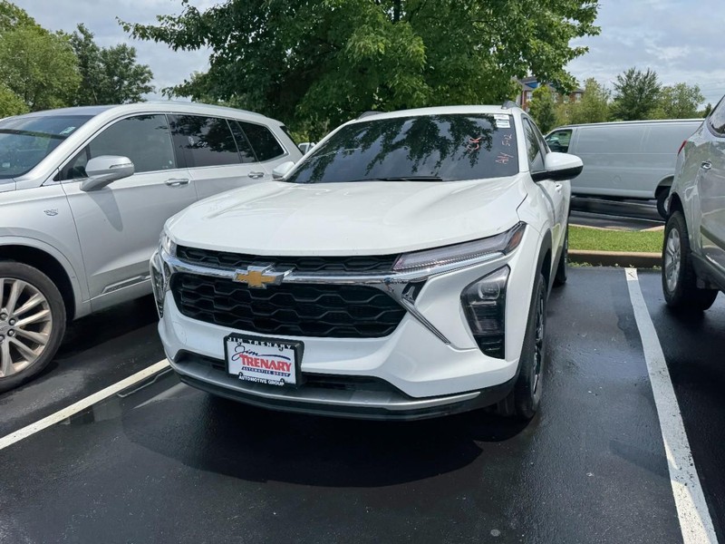Chevrolet Trax Vehicle Image 02