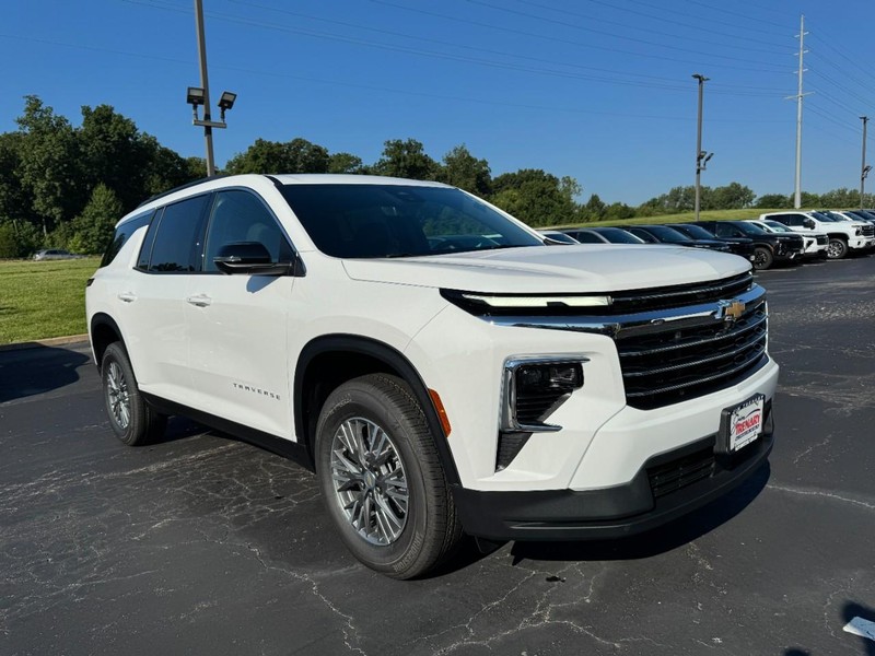 Chevrolet Traverse Vehicle Image 02