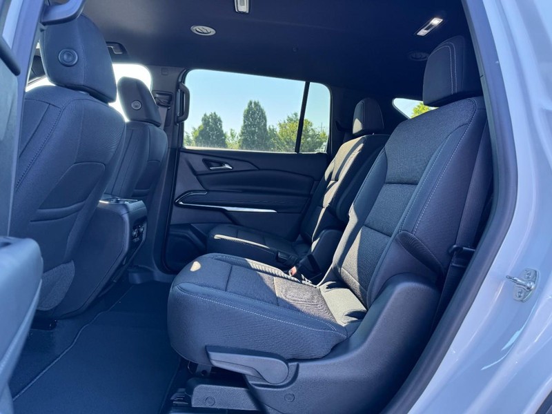 Chevrolet Traverse Vehicle Image 07