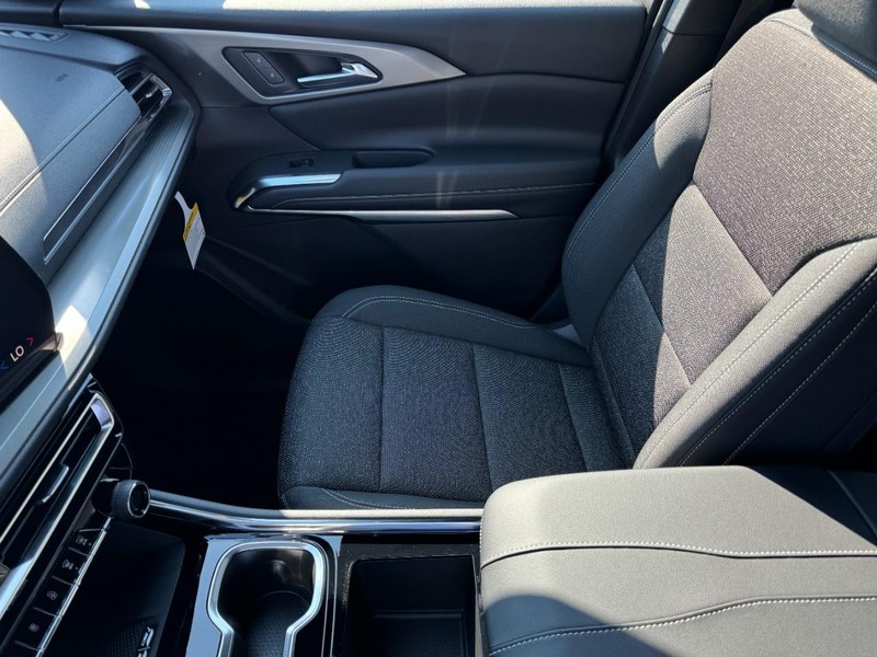 Chevrolet Traverse Vehicle Image 09