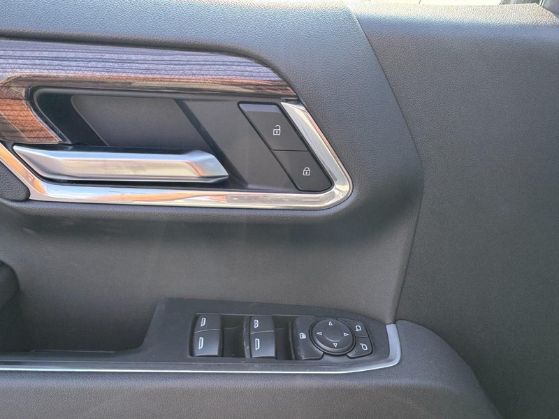Chevrolet Silverado 1500 Vehicle Image 12