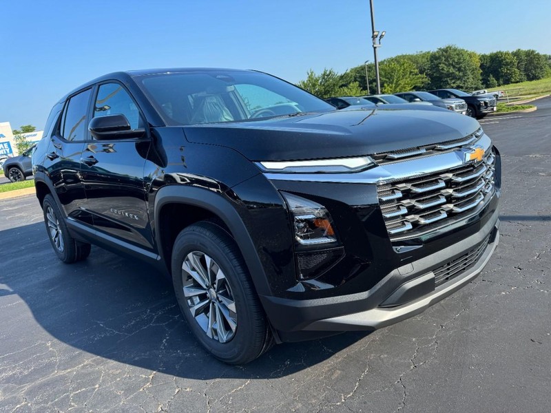 Chevrolet Equinox Vehicle Image 02