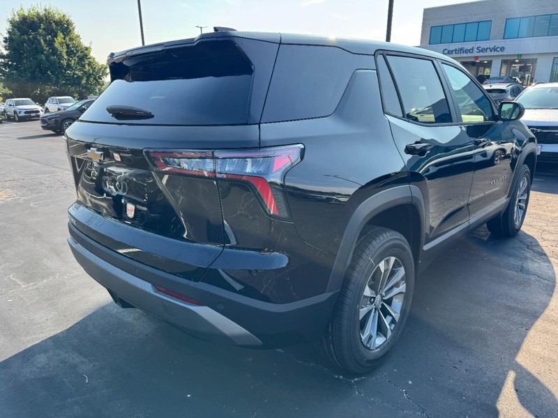 Chevrolet Equinox Vehicle Image 03