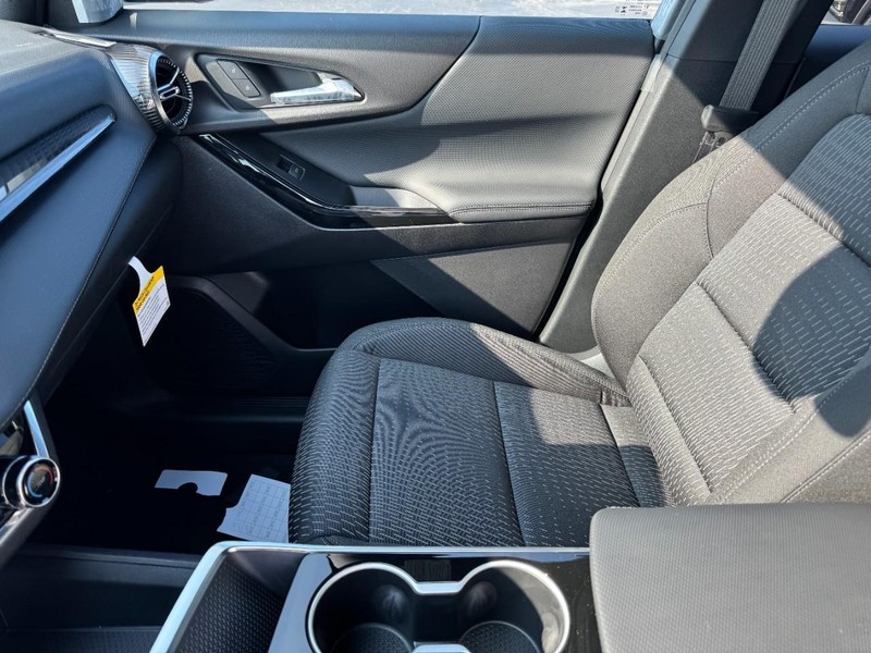 Chevrolet Equinox Vehicle Image 08